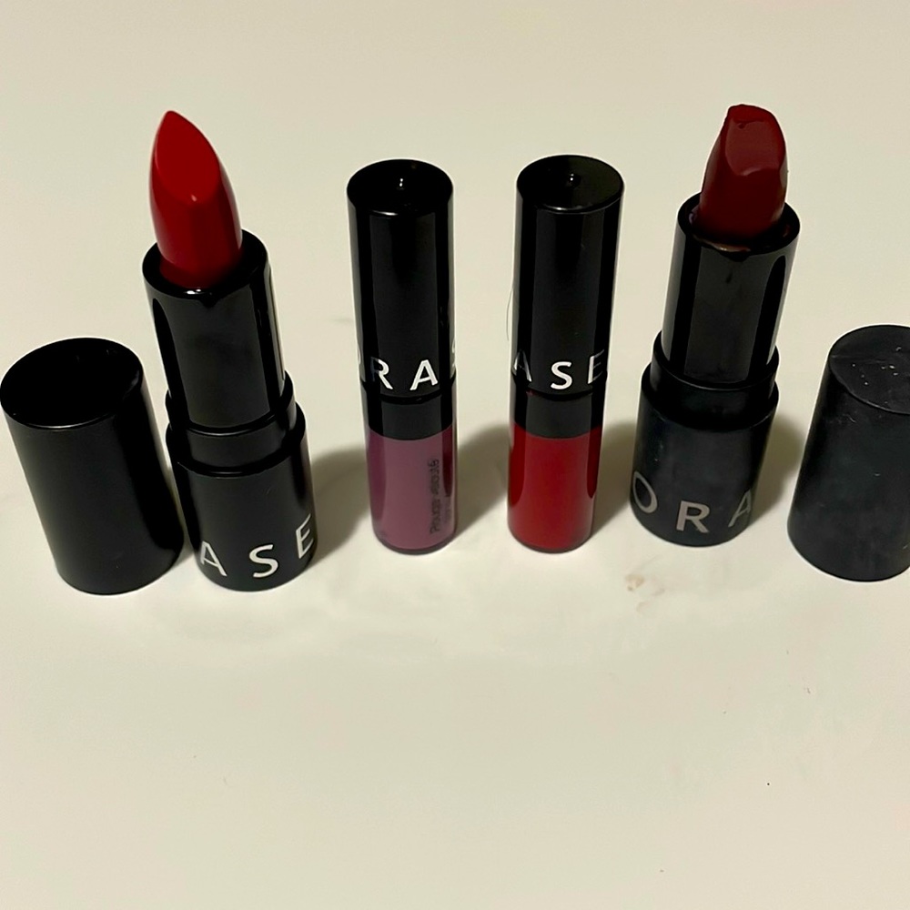 Sephora brand liquid lipstick and lipstick sample sizes